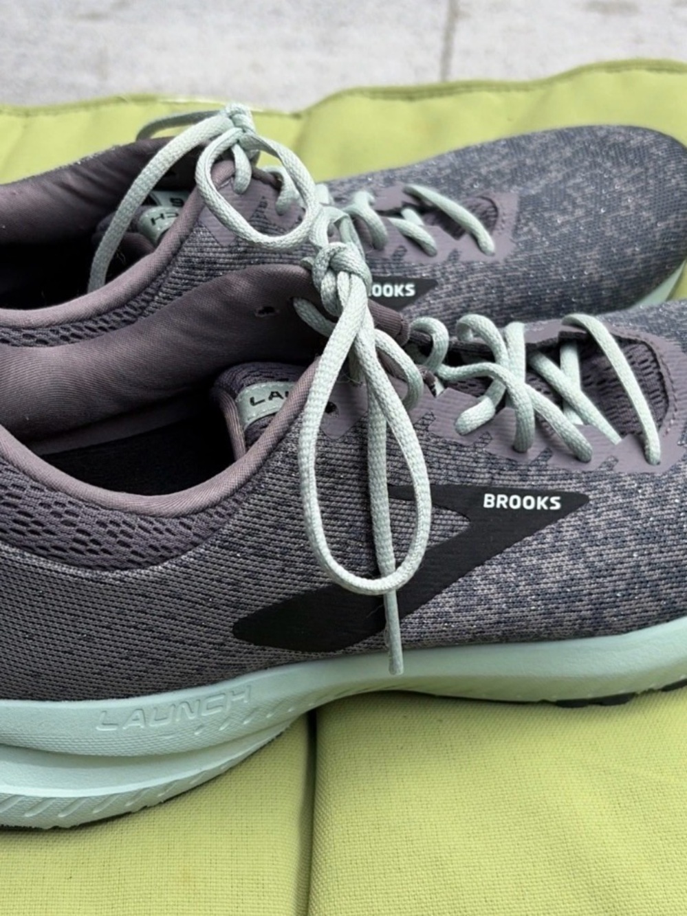 Brooks Launch 6 Women's Running Shoes 1202851B011 Gray Green Size 11.5 Medium - Picture 2 of 6
